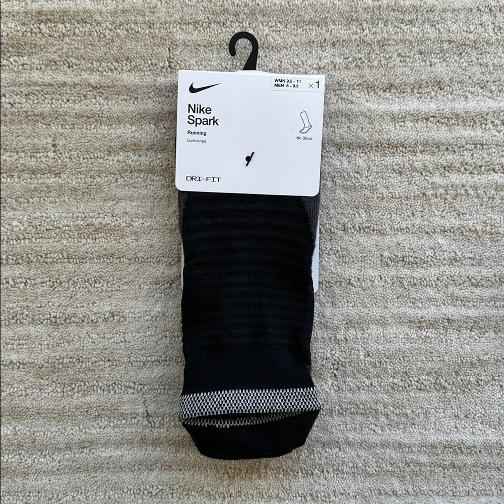 NWT 2 Pairs of Nike Spark Cushioned No-Show Running Socks Women 9.5-11 Men 8-9.5